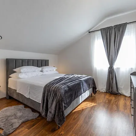 Manini Penthouse Apartment Cavtat