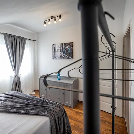 Manini Penthouse