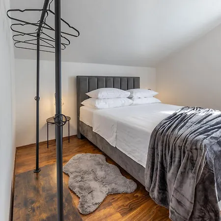 Manini Penthouse *