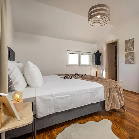 Apartment Manini Penthouse Cavtat
