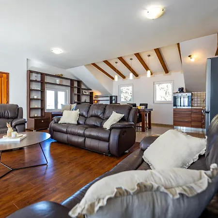 Manini Penthouse *