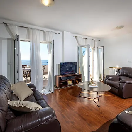 Manini Penthouse Apartment
