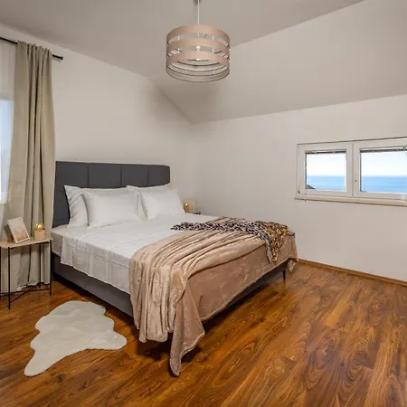 Manini Penthouse