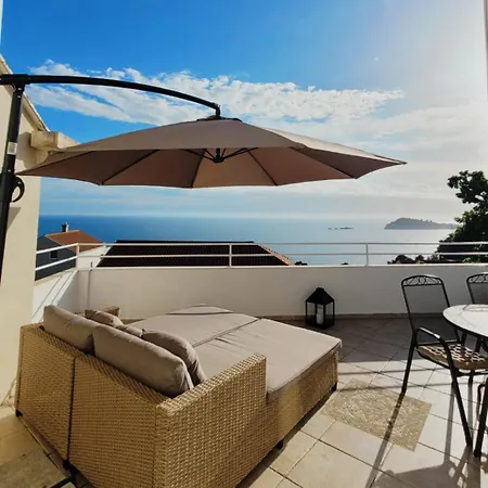Manini Penthouse Apartment *