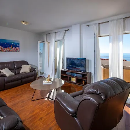 Manini Penthouse * 察夫塔特
